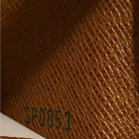 Authentic Louis Vuitton Brown Taiga Leather Card Holder Wallet, NWOT - Picture 4 of 6